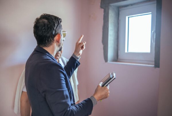 Difference between Public Adjuster and Insurance Adjuster